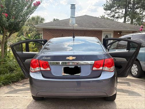 Blue 2014 Chevrolet Cruze LS
