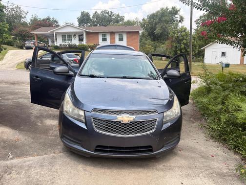 Blue 2014 Chevrolet Cruze LS