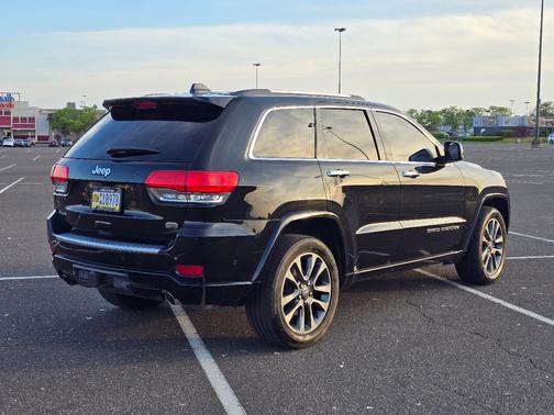 Black 2017 Jeep Grand Cherokee Overland