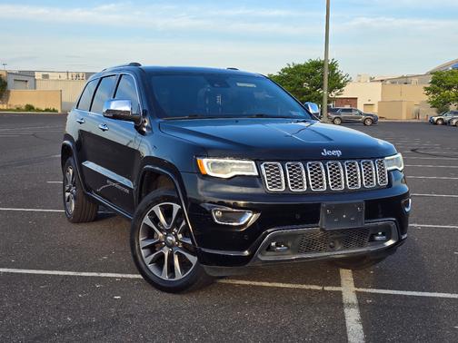 Black 2017 Jeep Grand Cherokee Overland