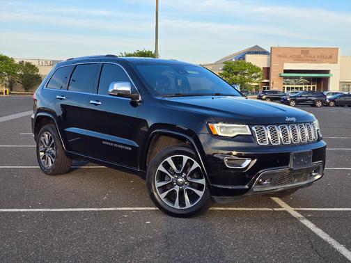 Black 2017 Jeep Grand Cherokee Overland