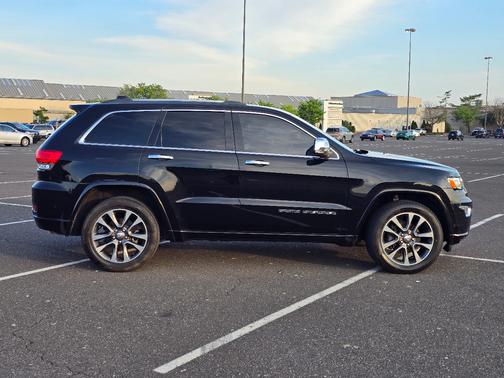 Black 2017 Jeep Grand Cherokee Overland