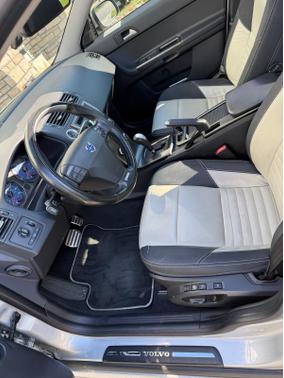 2011 Volvo S40 T5 R-Design