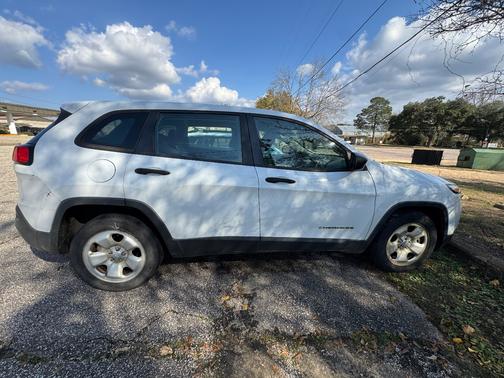 2016 Jeep Cherokee Sport