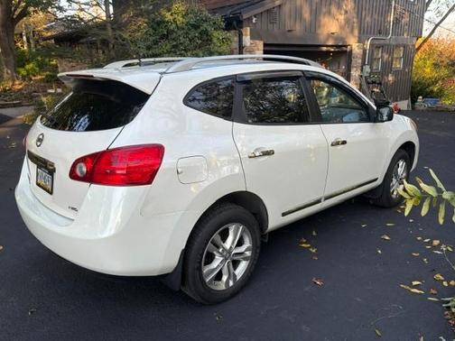 White 2015 Nissan Rogue Select S