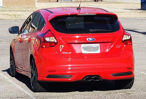 Red 2014 Ford Focus ST Base