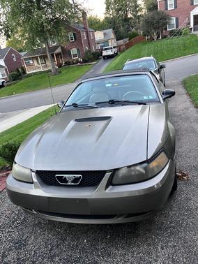 Gray 2002 Ford Mustang GT