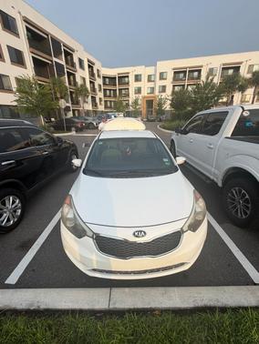 White 2016 Kia Forte LX