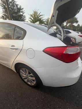 White 2016 Kia Forte LX