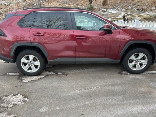 2020 Toyota RAV4 XLE