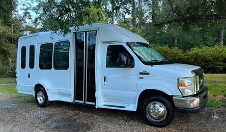 2010 Ford E350 Super Duty Base