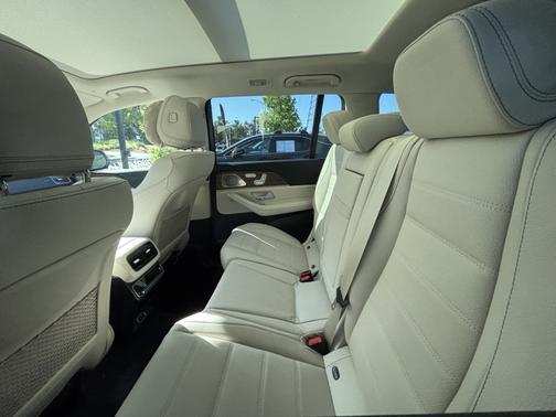 2025 Mercedes-Benz GLS 450 4MATIC