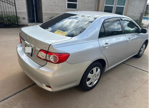 2011 Toyota Corolla LE