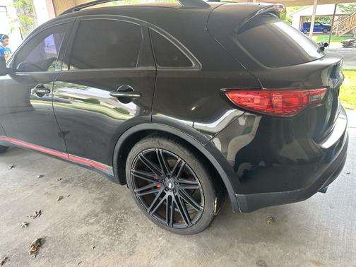 2015 INFINITI QX70 Base