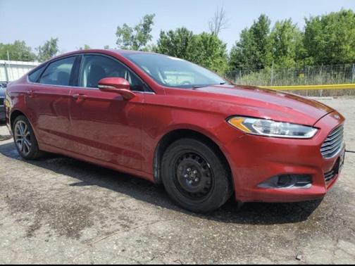 Red 2015 Ford Fusion SE