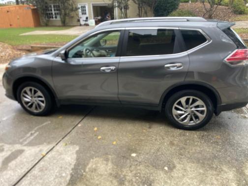Gray 2014 Nissan Rogue SL