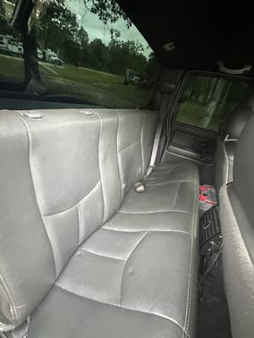 Beige 2004 Chevrolet Silverado 2500 H/D Extended Cab
