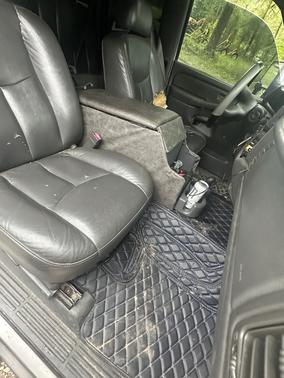 Beige 2004 Chevrolet Silverado 2500 H/D Extended Cab