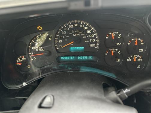 Beige 2004 Chevrolet Silverado 2500 H/D Extended Cab