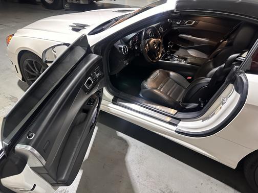 White 2013 Mercedes-Benz SL-Class SL 63 AMG