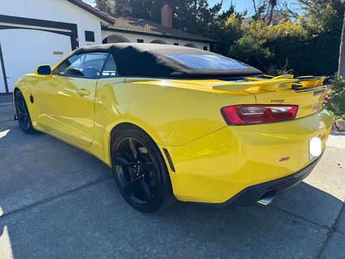 Yellow 2018 Chevrolet Camaro 1SS