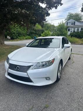 White 2015 Lexus ES 350 Base