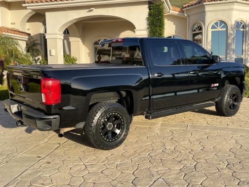 Photo 2 of 28 of 2017 Chevrolet Silverado 1500 2LZ