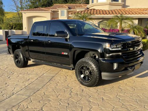Photo 1 of 28 of 2017 Chevrolet Silverado 1500 2LZ