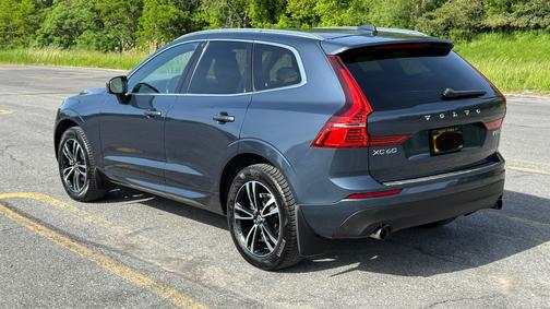 Blue 2020 Volvo XC60 T5 Momentum
