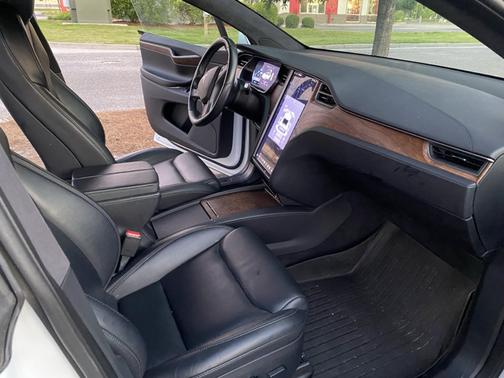 2020 Tesla Model X Long Range Plus