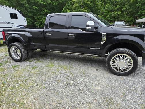Black 2020 Ford F-350 Platinum