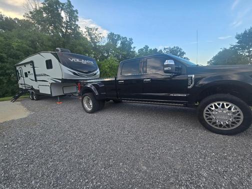 Black 2020 Ford F-350 Platinum