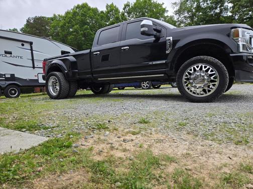 Black 2020 Ford F-350 Platinum