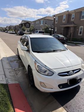 White 2013 Hyundai Accent GLS