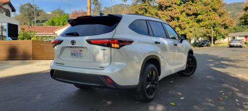 2025 Toyota Highlander Hybrid XLE Nightshade