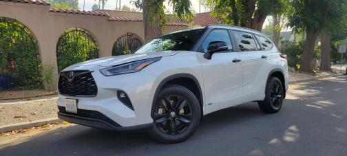 2025 Toyota Highlander Hybrid XLE Nightshade