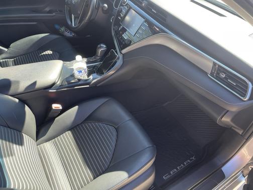 Silver 2018 Toyota Camry SE