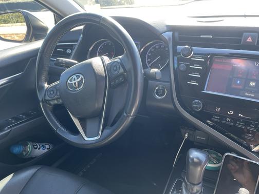 Silver 2018 Toyota Camry SE