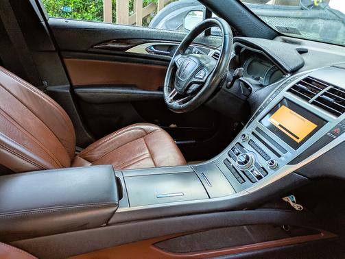 White 2017 Lincoln MKZ Reserve