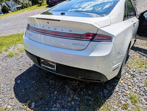 White 2017 Lincoln MKZ Reserve