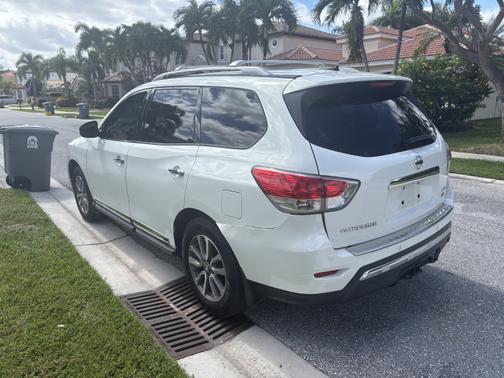 2014 Nissan Pathfinder SL