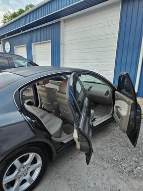 Gray 2005 Nissan Altima 2.5 SL