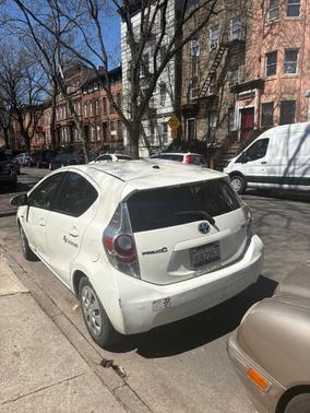 White 2014 Toyota Prius c Four