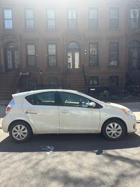 White 2014 Toyota Prius c Four
