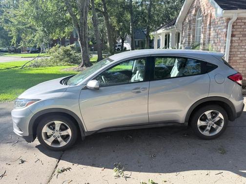 Gray 2021 Honda HR-V LX