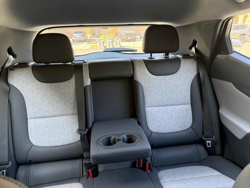 White 2023 Chevrolet Bolt EUV Premier