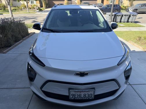 White 2023 Chevrolet Bolt EUV Premier
