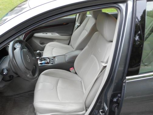 2012 INFINITI G37 x
