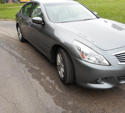 2012 INFINITI G37 x