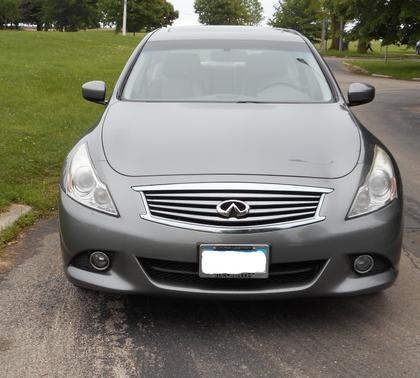2012 INFINITI G37 x